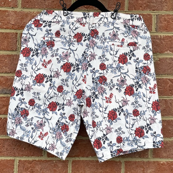 White Floral Esmara Bermuda Shorts Size 8 - Picture 5 of 6
